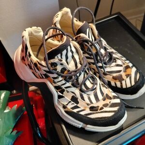 Stylish Zebra Print Women's Sneakers
